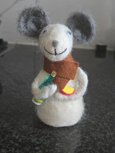 Felt mouse decoration - decoration", cheese