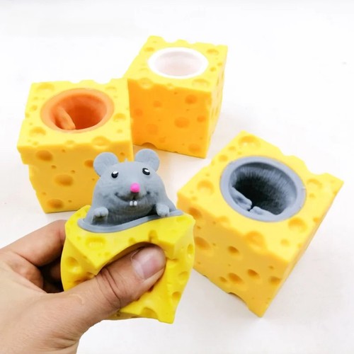 Pop mouse cheese squeeze - pop,