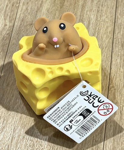 Squishy mouse cheese fidget - mouse,
